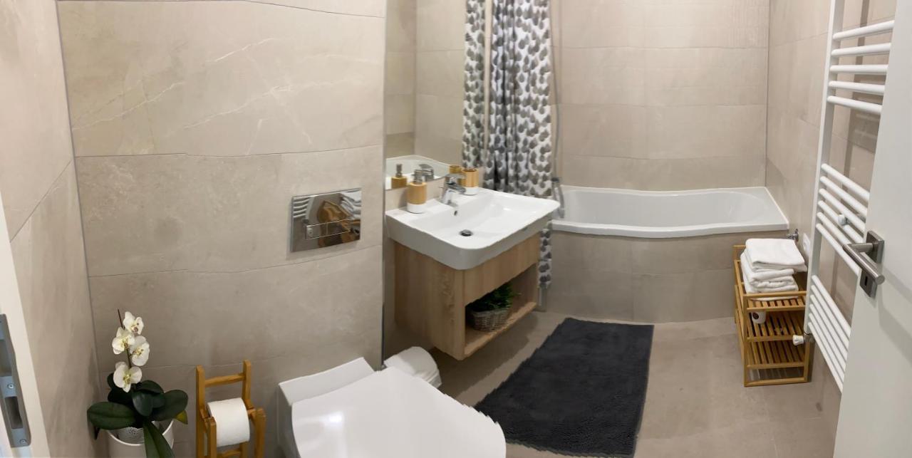 Ferienwohnung Deea H24 Rîşnov Exterior foto