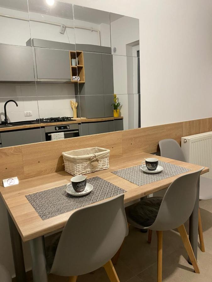 Ferienwohnung Deea H24 Rîşnov Exterior foto
